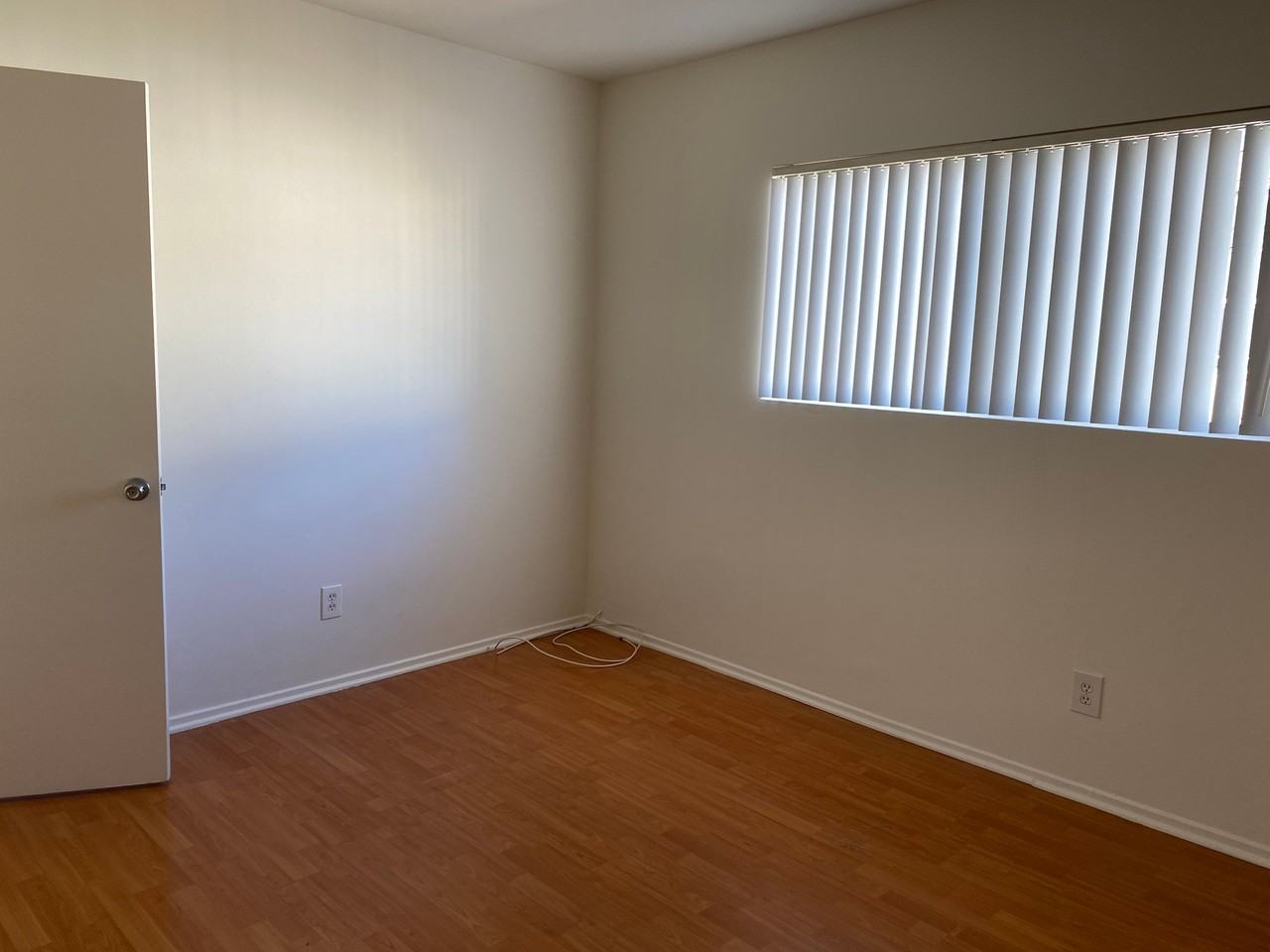 5923 Gregory Ave #8 - Photo 7 of 11