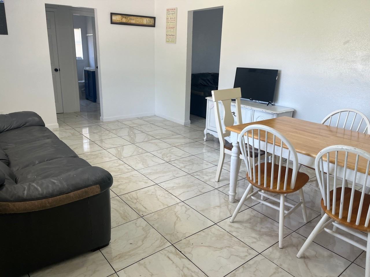 9122 Woodlyn Rd - Photo 2 of 8