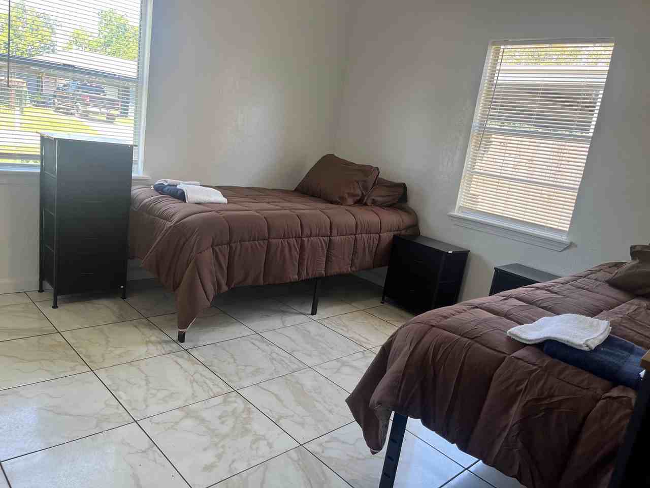 9122 Woodlyn Rd - Photo 6 of 8