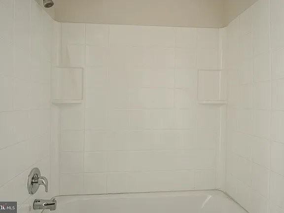 40 Beech St - Photo 5 of 20