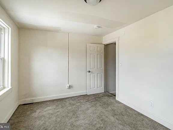 40 Beech St - Photo 6 of 20