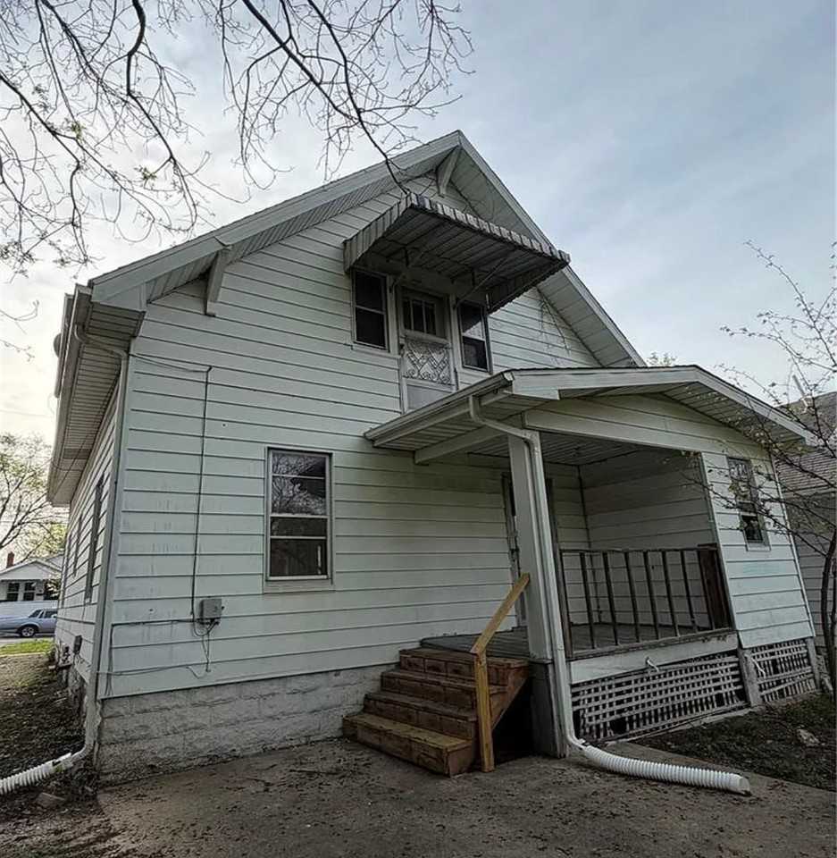 560 Highland Ave - Photo 2 of 18