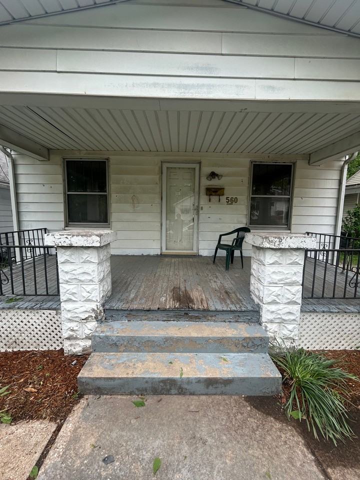 560 Highland Ave - Photo 3 of 18