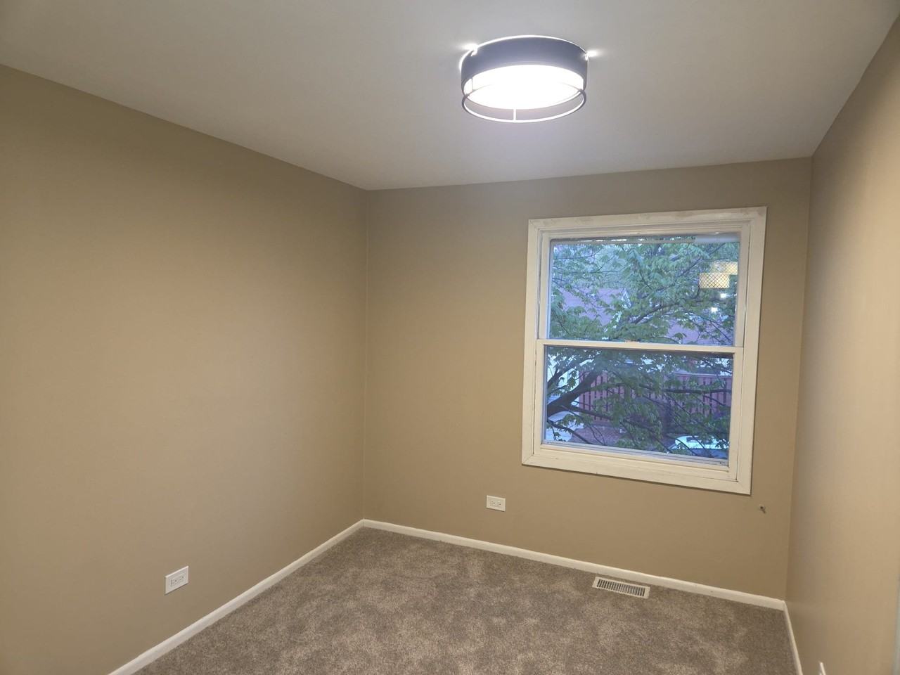 1796 Queensbury Cir - Photo 2 of 15