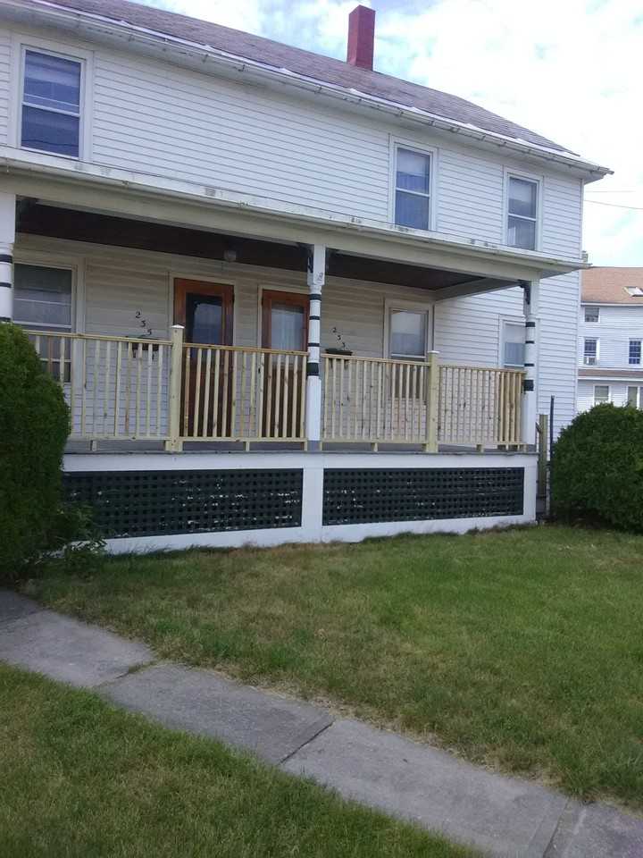 233 Columbian Ave - Photo 4 of 4