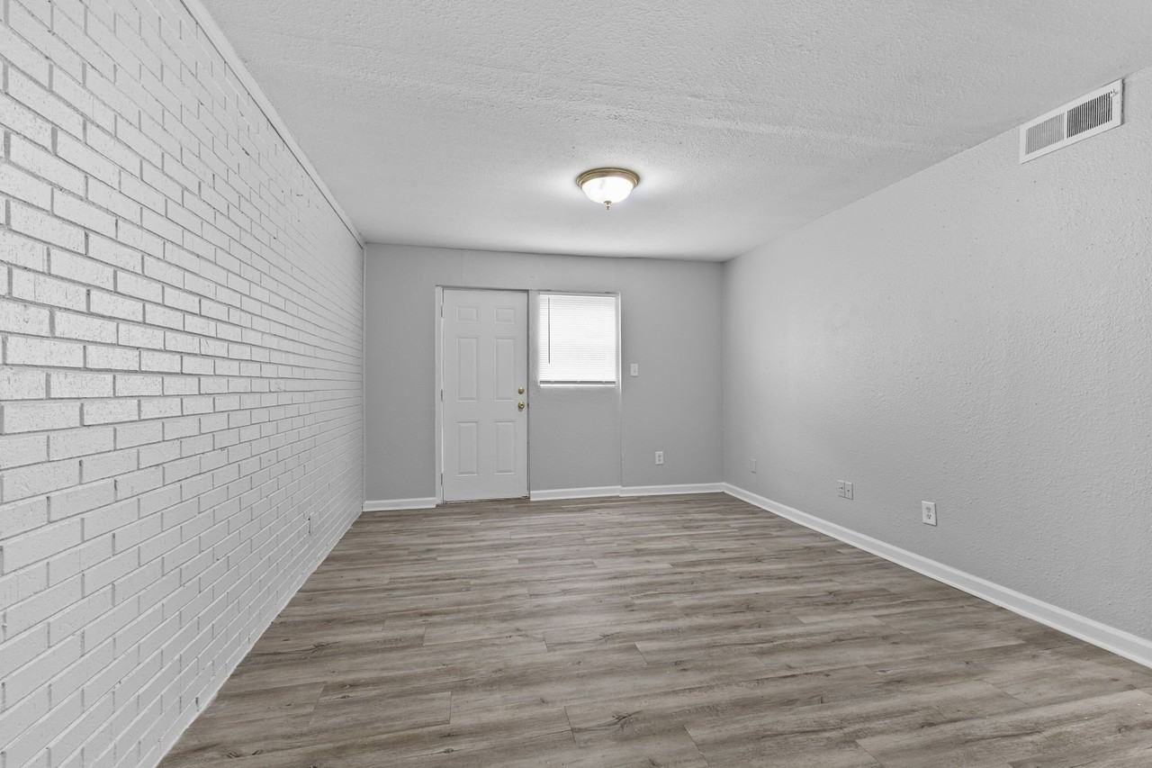 5936 Radnor Rd #5936-2B - Photo 6 of 30