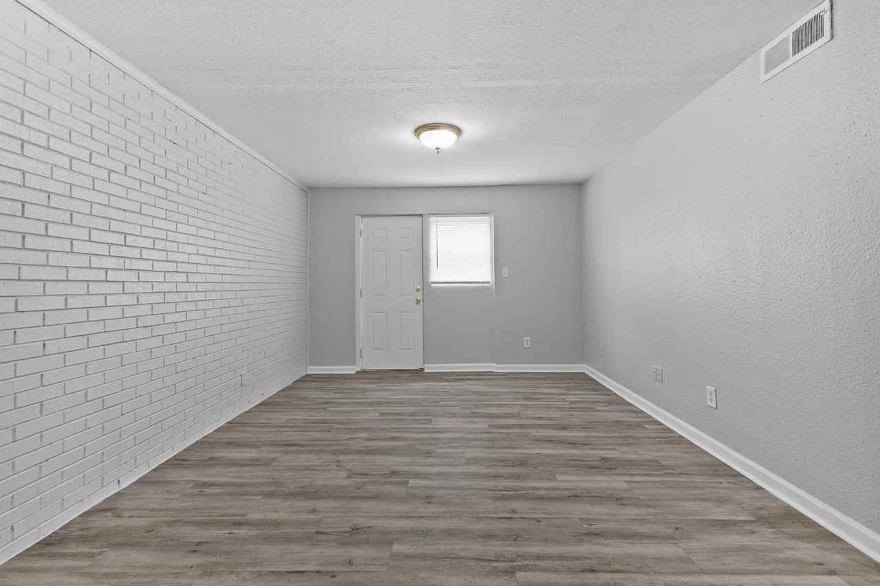 5936 Radnor Rd #5936-2B - Photo 7 of 30
