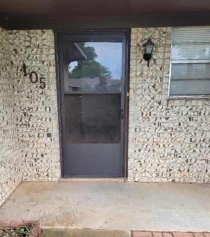 105 Se Tattershall Way - Photo 2 of 18