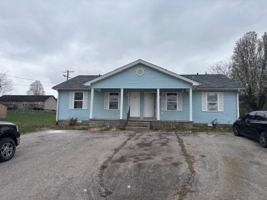 featured image of 123 Village Cir #B