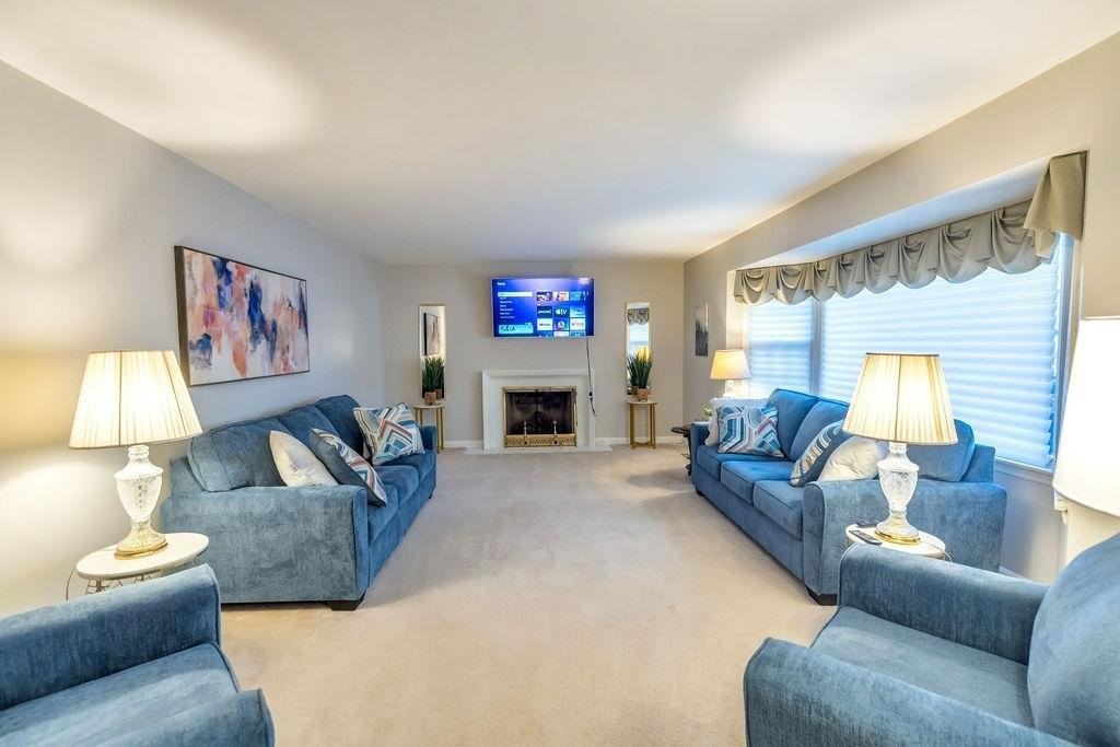 10 Eastmoreland Pl - Photo 4 of 17