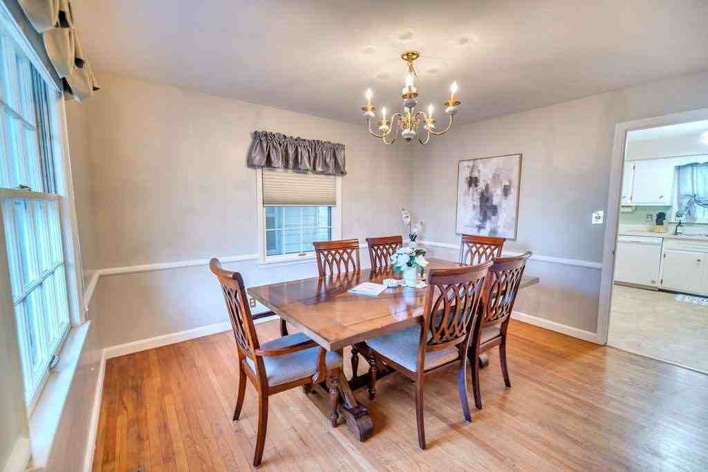 10 Eastmoreland Pl - Photo 5 of 17