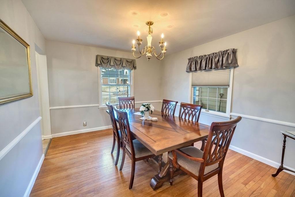 10 Eastmoreland Pl - Photo 6 of 17