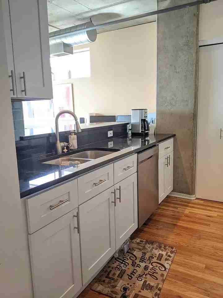 700 W Van Buren St #1009 - Photo 6 of 10