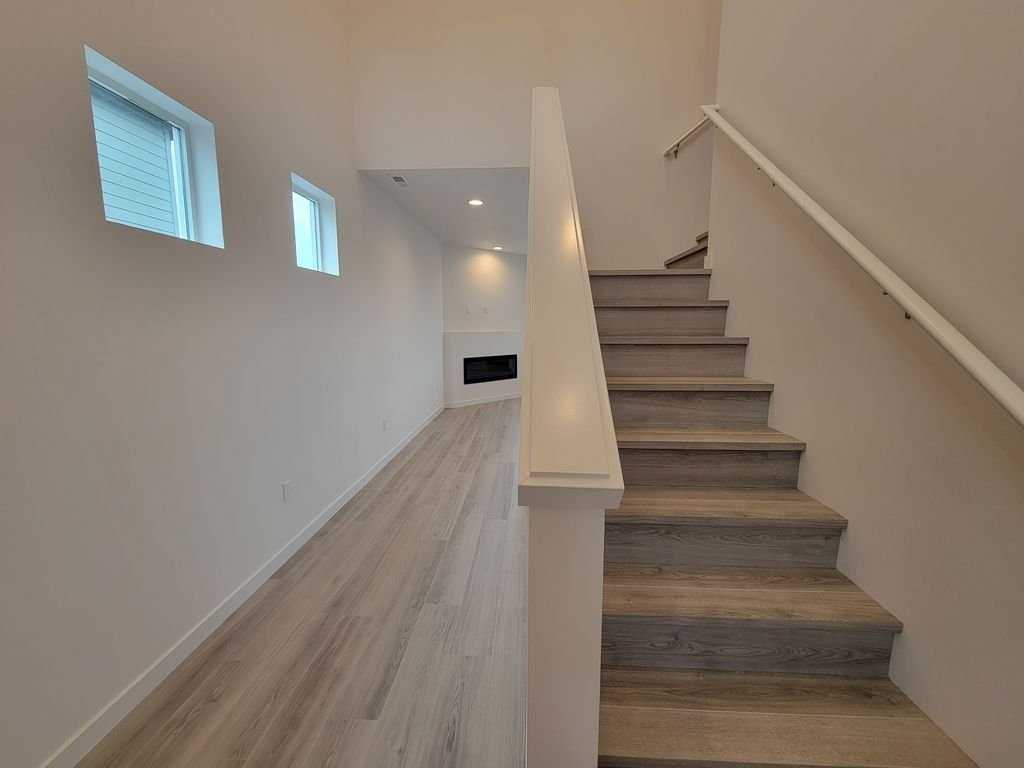 2744 Woodfern Ter - Photo 2 of 20