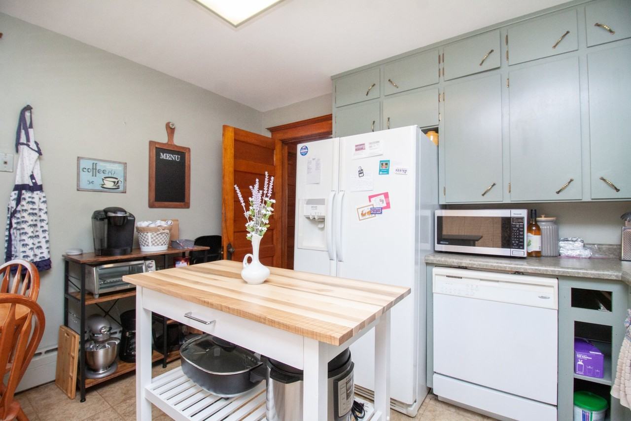 421 1/2 Washington St - Photo 3 of 16