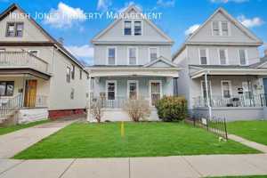 featured image of 134 Peter St #UPPER