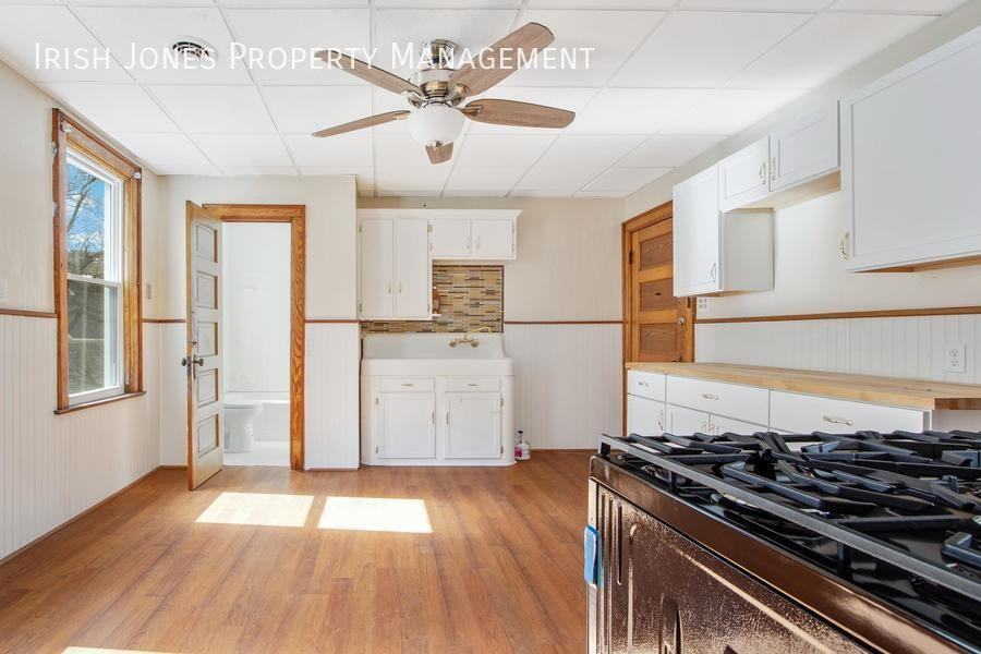 134 Peter St - Photo 3 of 13