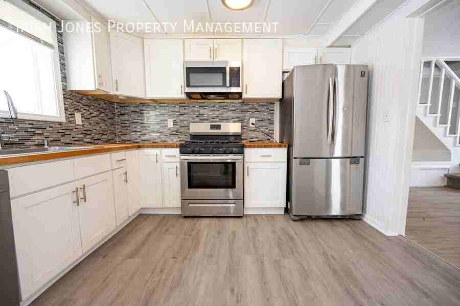 315 E Park Dr - Photo 2 of 23