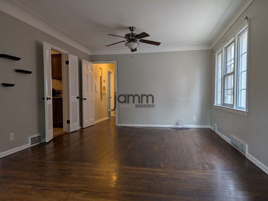3580 Normandy Rd Lowr #1 - Photo 4 of 21