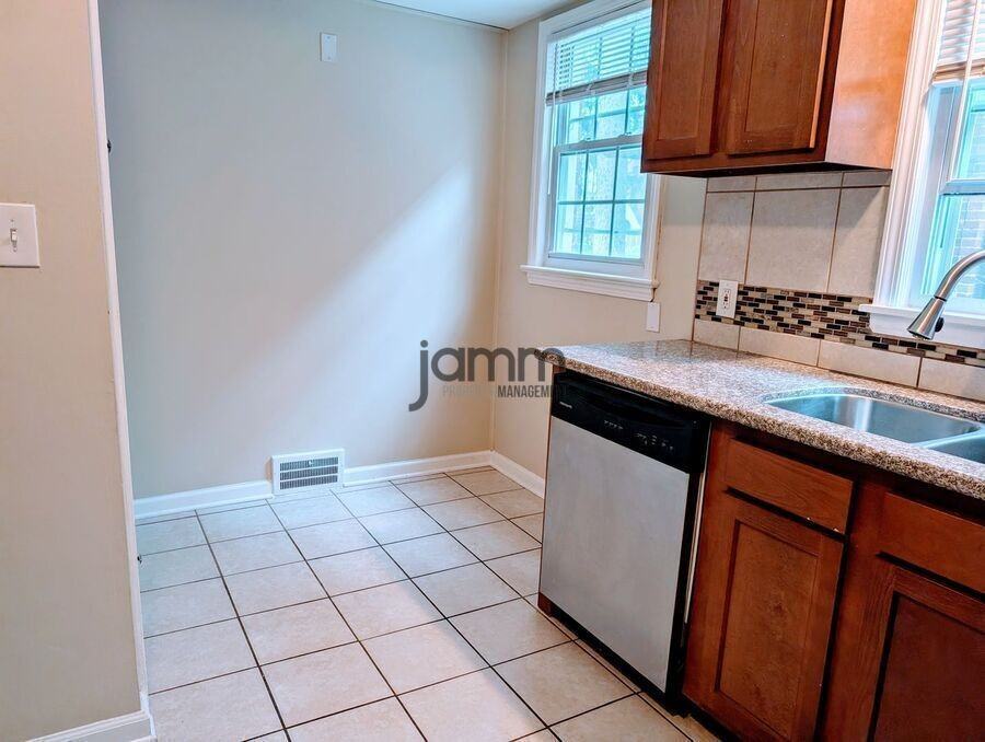 3580 Normandy Rd Lowr #1 - Photo 6 of 21