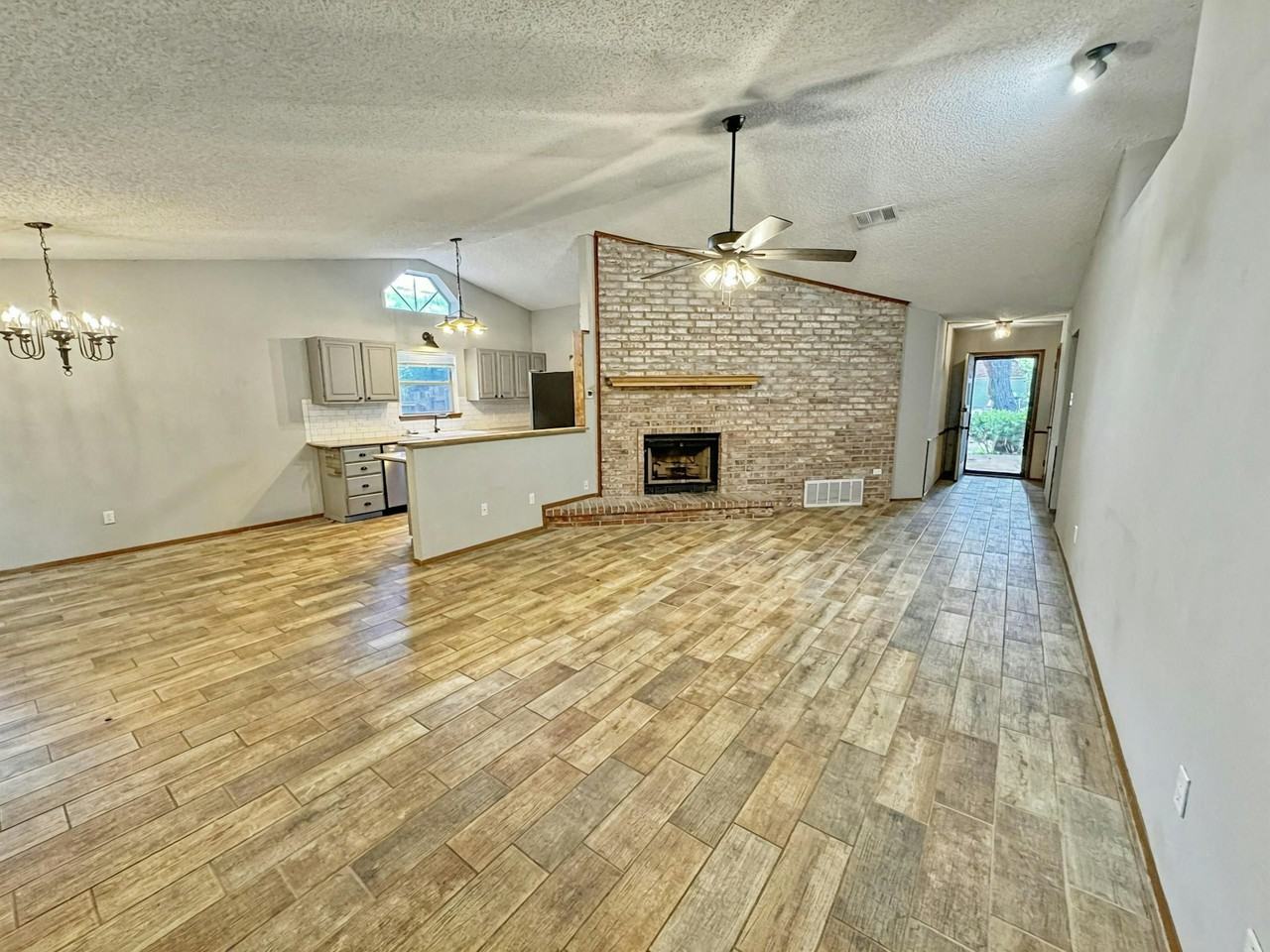 1815 Ramada Drive - Photo 4 of 18