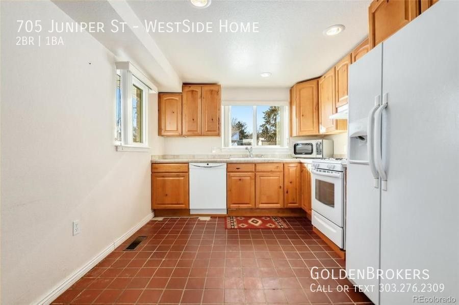 705 Juniper St - Photo 6 of 13