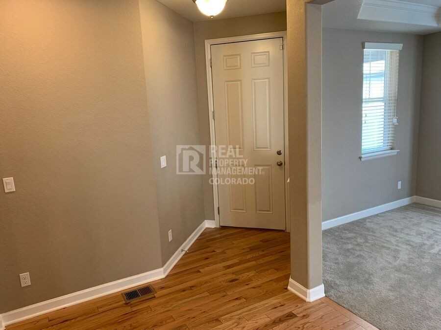 5028 S Versailles Cir - Photo 5 of 32