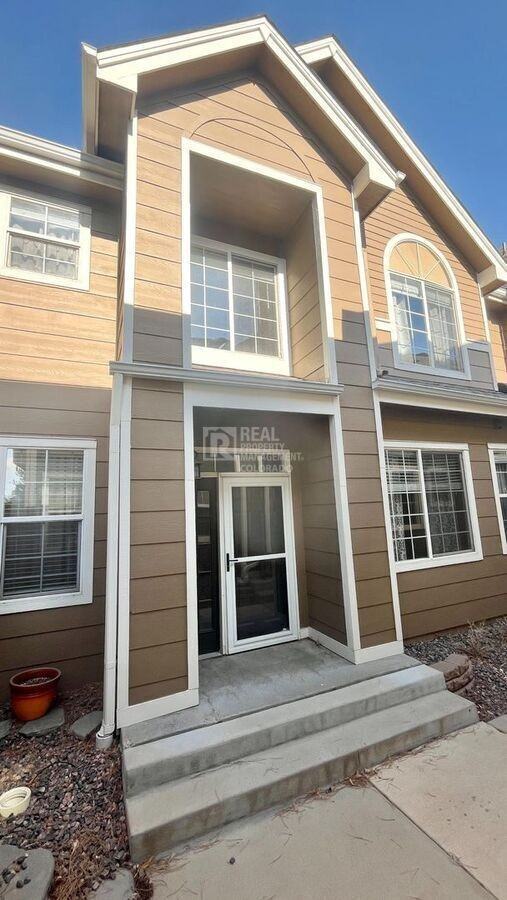 1413 Carlyle Park Cir - Photo 2 of 26
