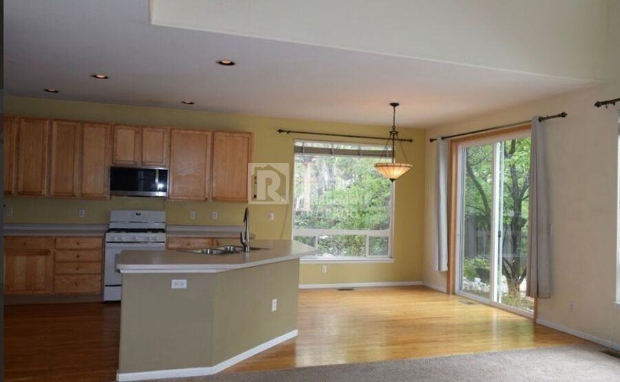 1844 Powell St - Photo 2 of 23