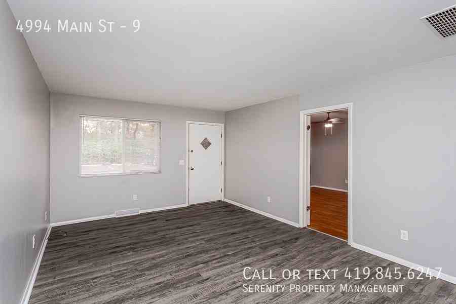 4994 Main St #9 - Photo 6 of 11
