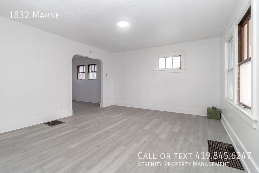 1832 Marne Ave - Photo 4 of 17