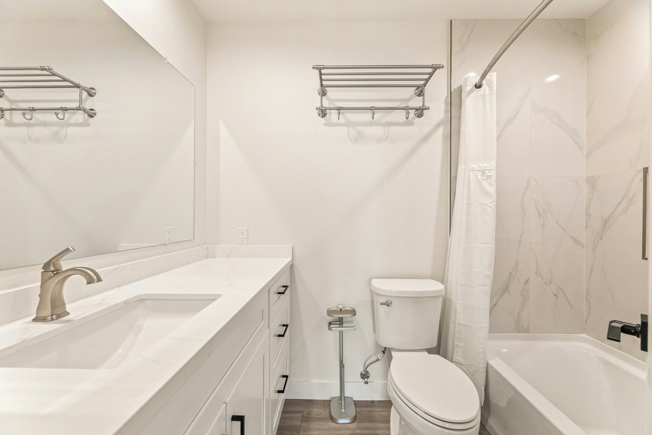 5409 Radford Avenue, Unit 7 - Photo 2 of 24