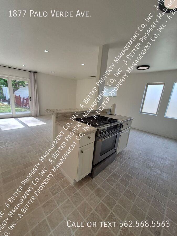 1877 Palo Verde Ave - Photo 3 of 23
