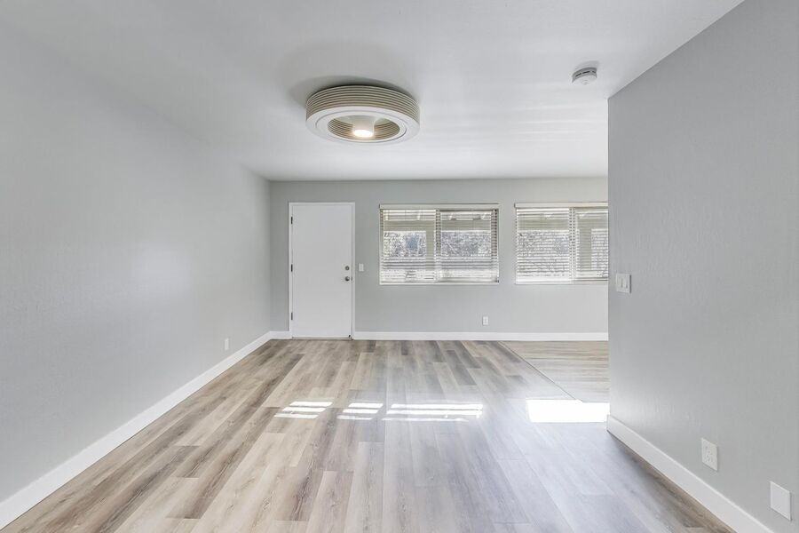 284 Tyrella Ave #16 - Photo 7 of 30