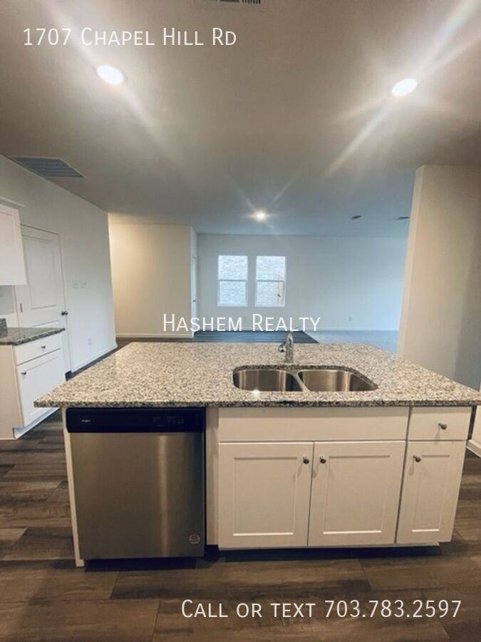 1707 Chapel Hill Rd - Photo 2 of 18