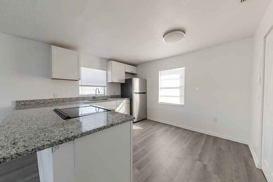 151 Avenue C Se #B - Photo 3 of 8