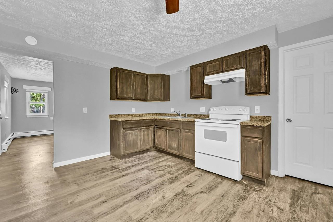 1724 Lexington Avenue - Photo 6 of 16