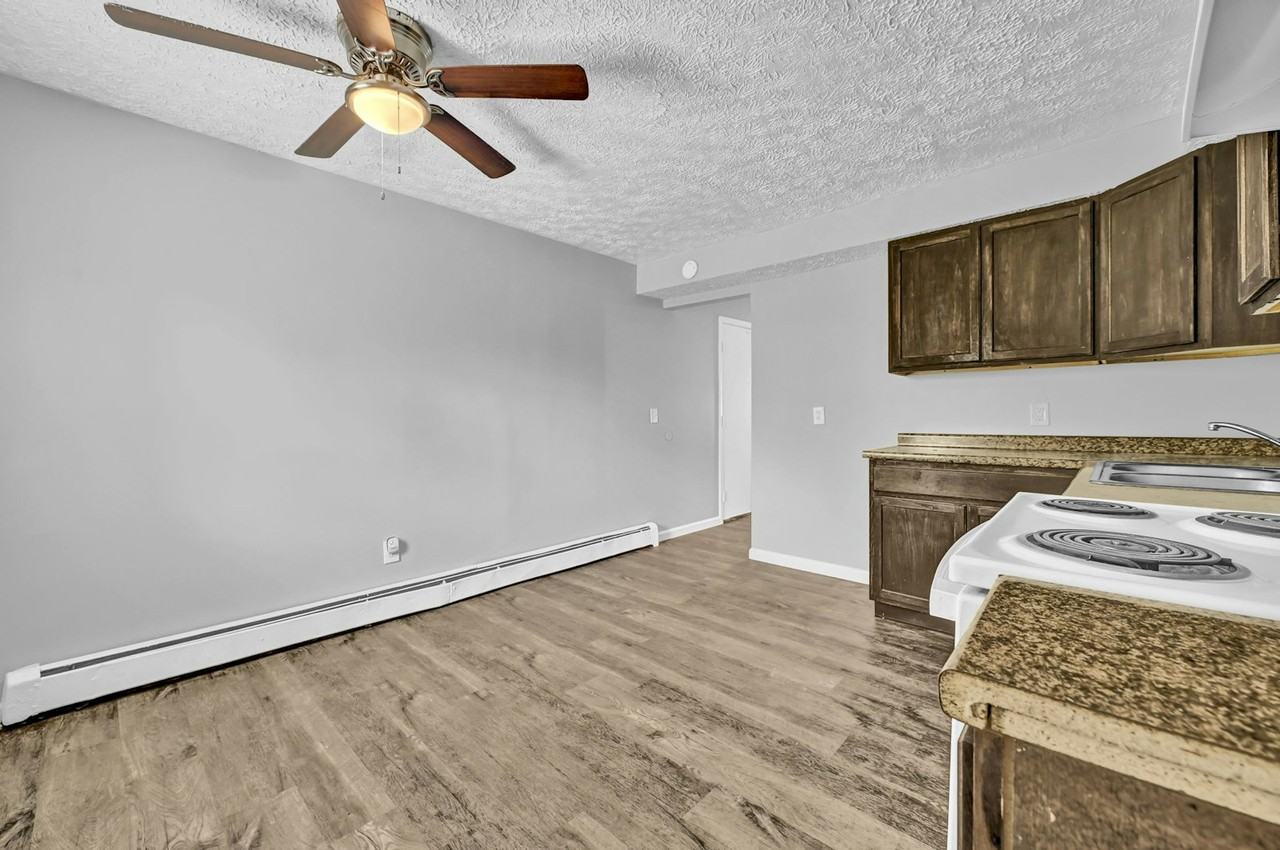 1724 Lexington Avenue - Photo 7 of 16