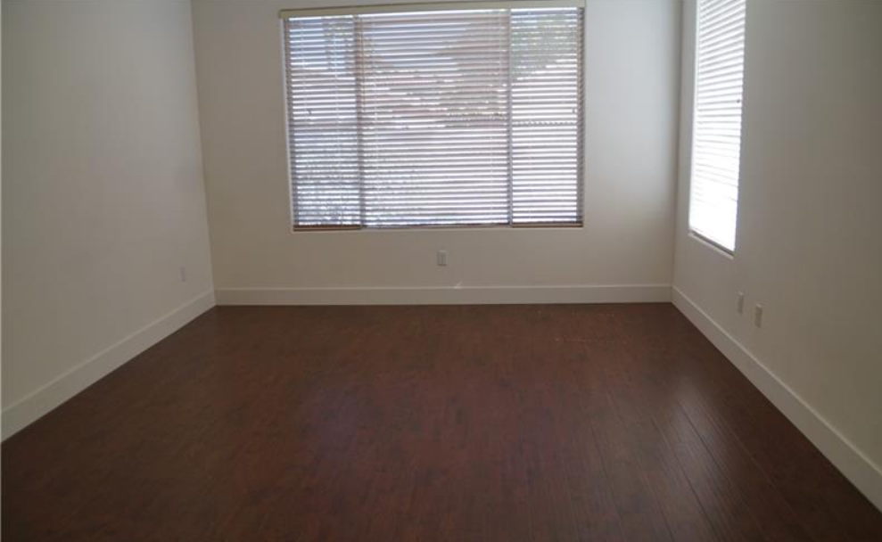 318 Palm Trace Ave #1 - Photo 4 of 35