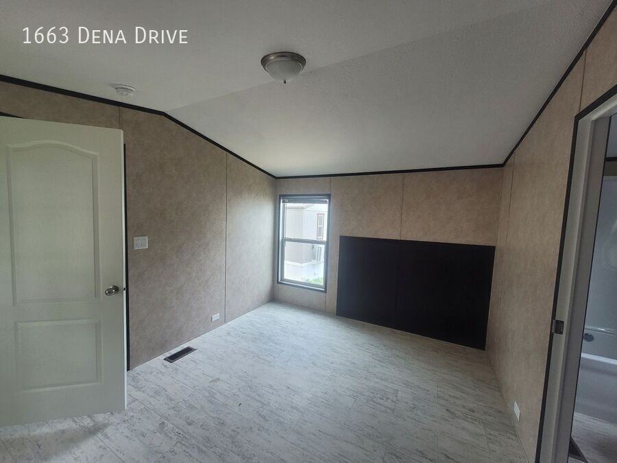 1663 Dena Dr - Photo 3 of 7