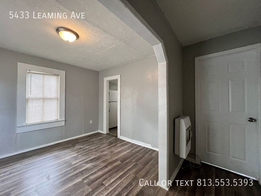 5433 Leaming Ave - Photo 2 of 11