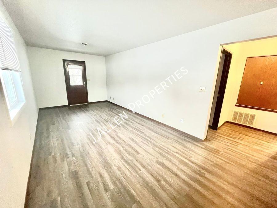 607 W Michigan Ave #11 - Photo 2 of 6