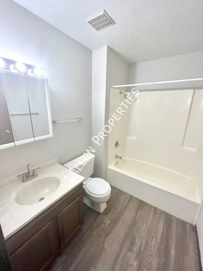 607 W Michigan Ave #11 - Photo 3 of 6