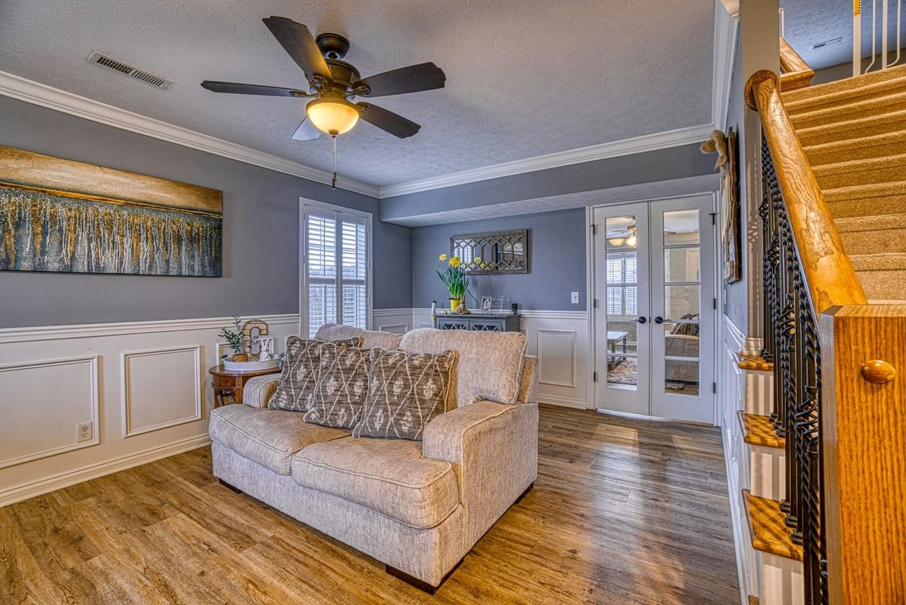 4880 Imperial Drive - Photo 4 of 50