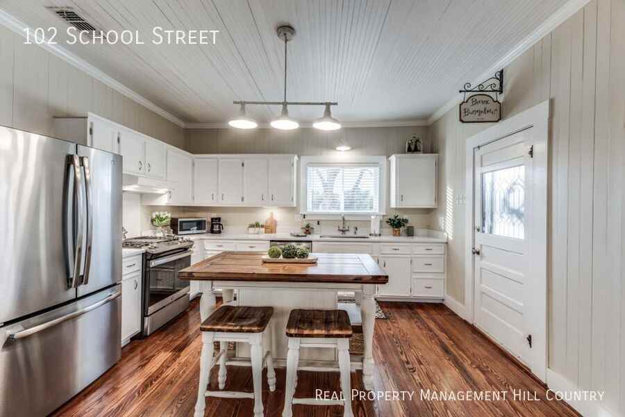 102 N School St - Photo 3 of 21