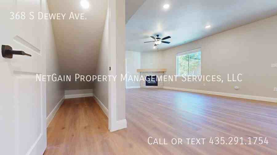 368 S Dewey Ave - Photo 6 of 37