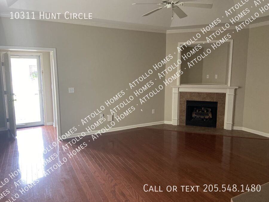 10311 Hunt Cir - Photo 3 of 43