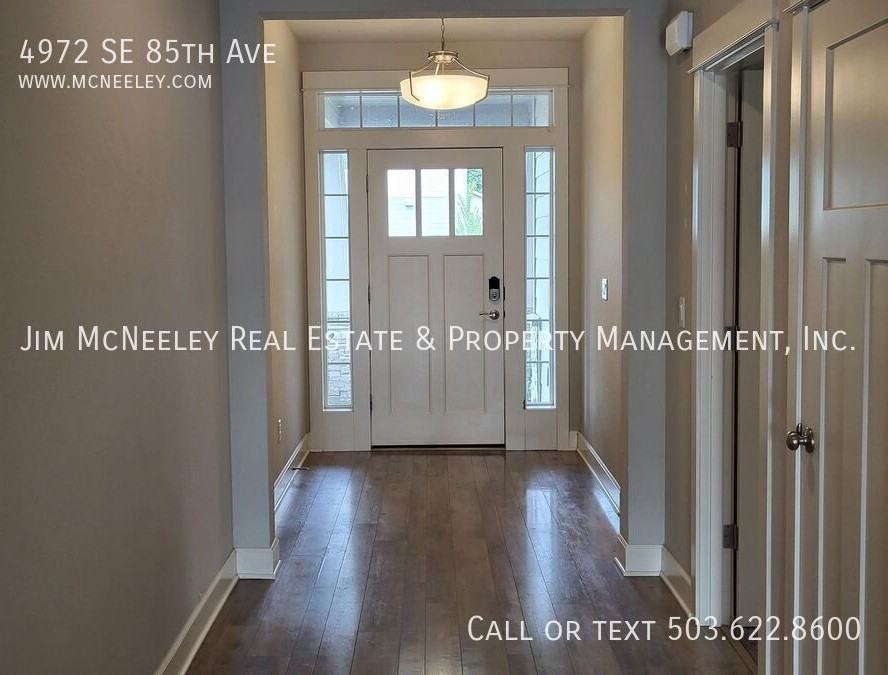 4972 Se 85th Ave - Photo 2 of 20