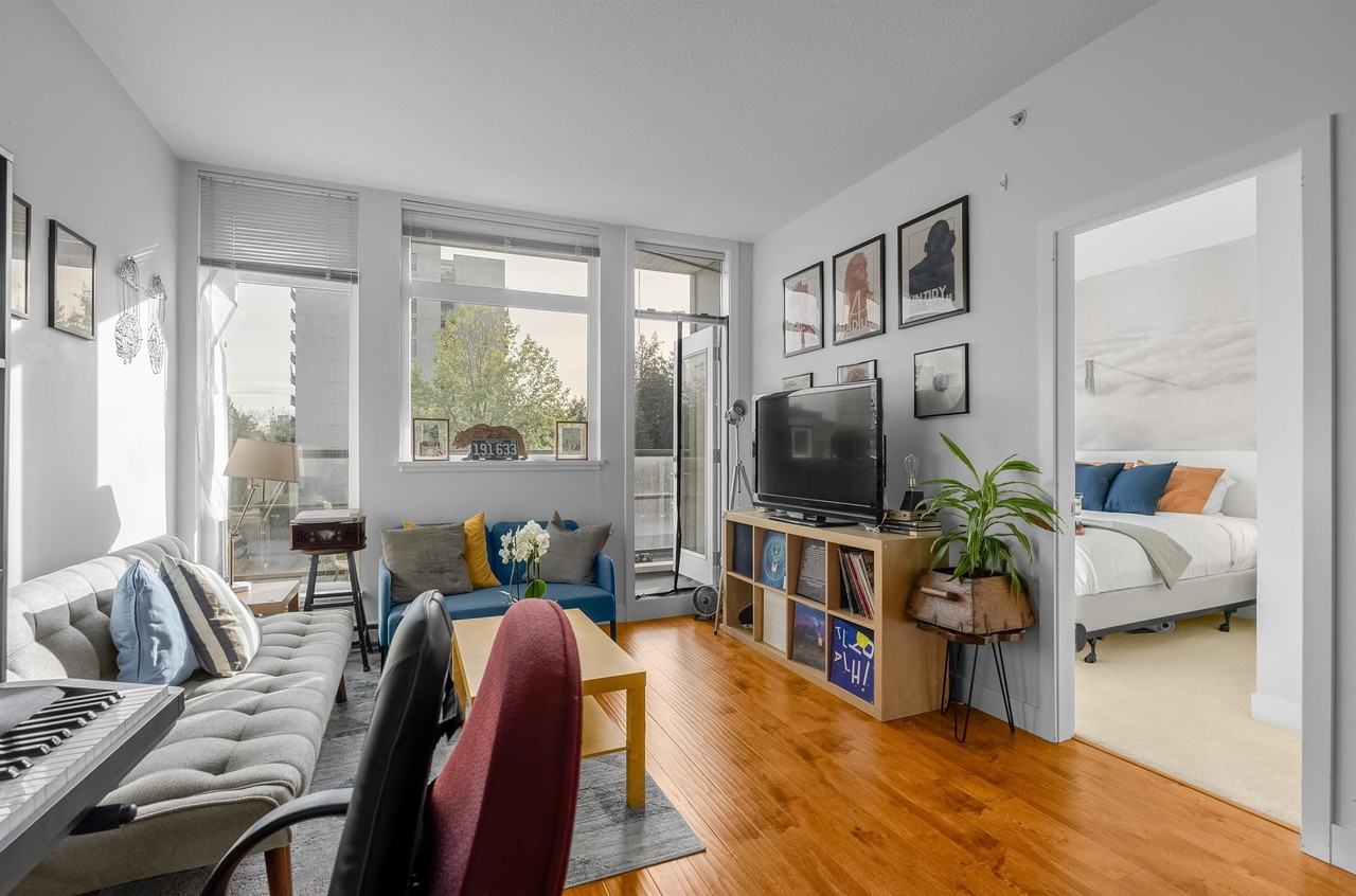 5692 Kings Road - Photo 3 of 18