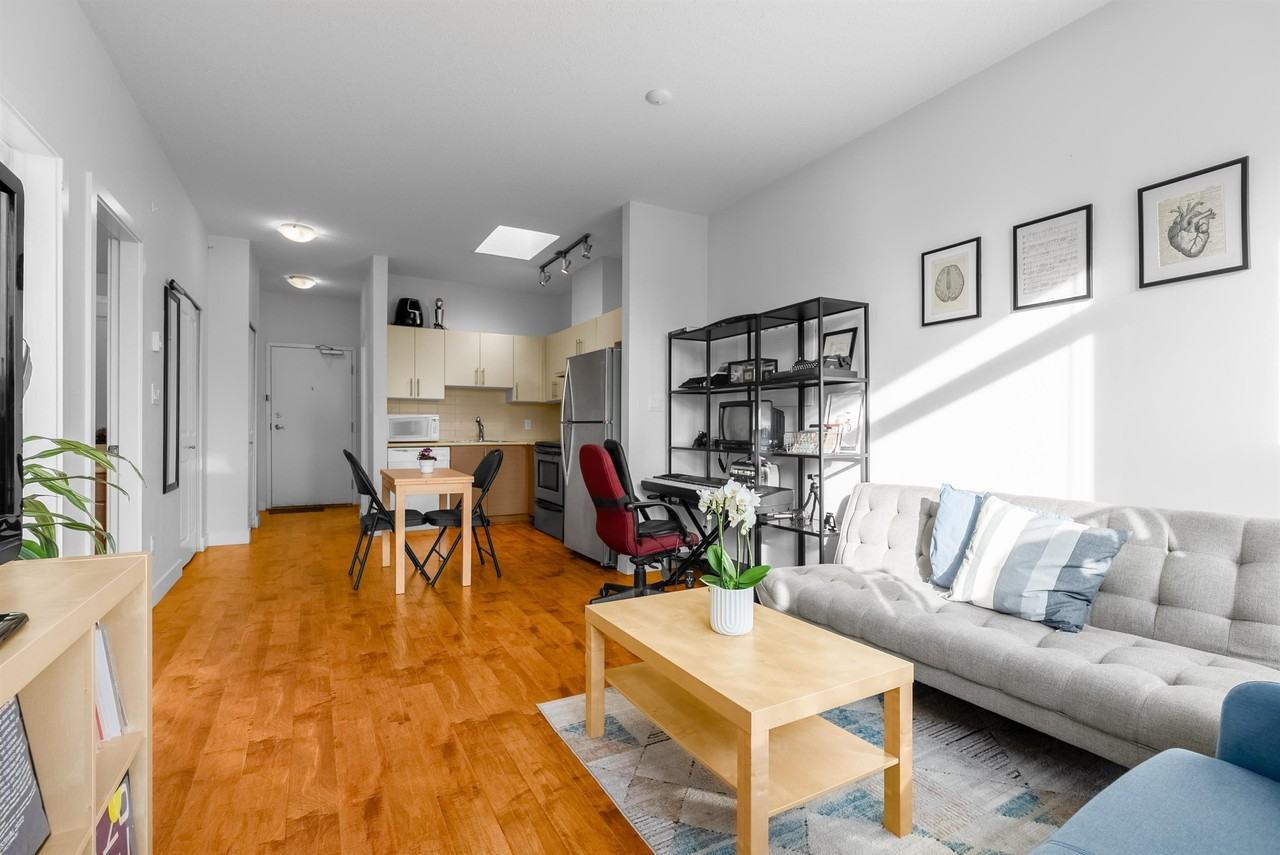 5692 Kings Road - Photo 6 of 18